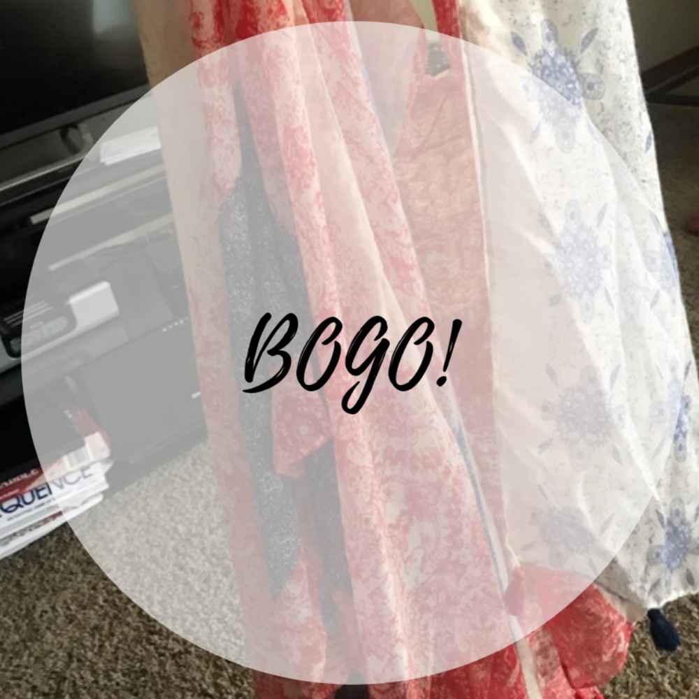 🔥 FINAL Festive red/white/blue cardigan